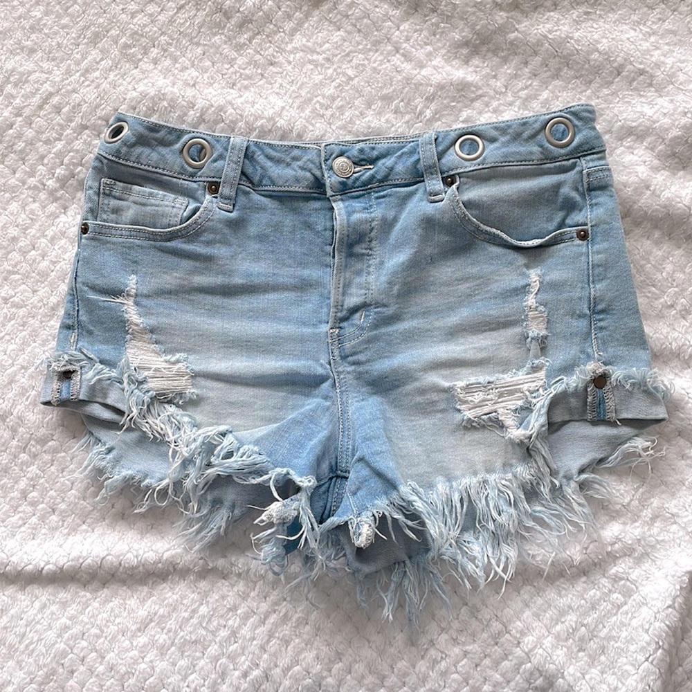 Altar’d state light wash button fly distressed shorts